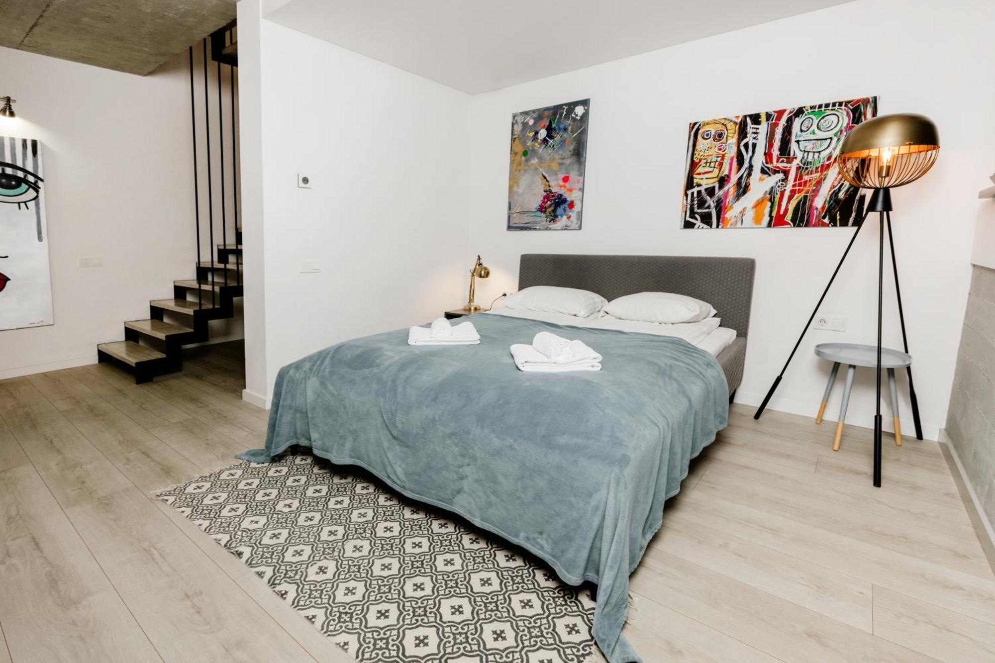 Modern And Spacious Loft Type Apartment 8 With Free Private Parking By "Owl Jazz Apartments" Kaunas Dış mekan fotoğraf